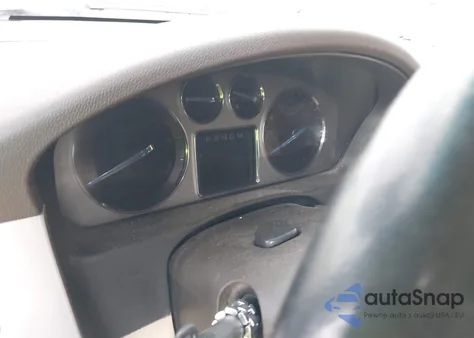 2007 Cadillac Escalade Standard z USA, uszkodzony, nr VIN 1GYFK638X7R201624